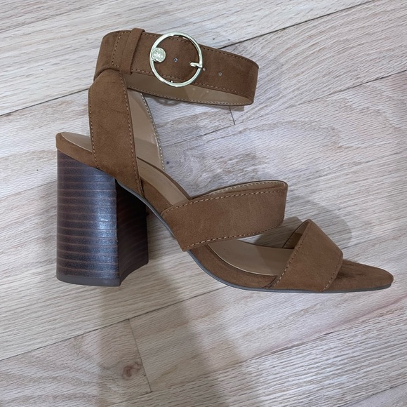 Tommy Hilfiger Heels - Picture 4 of 10